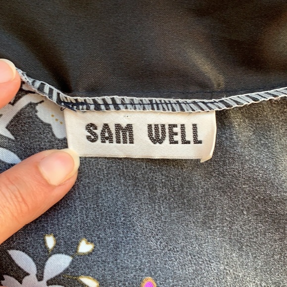 Sam Well satiny bathrobe with peacock print on black background short sleeve - Picture 5 of 6